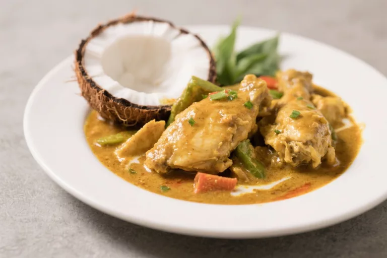 Keto Coconut Curry Chicken – Creamy, Comforting, and Low-Carb